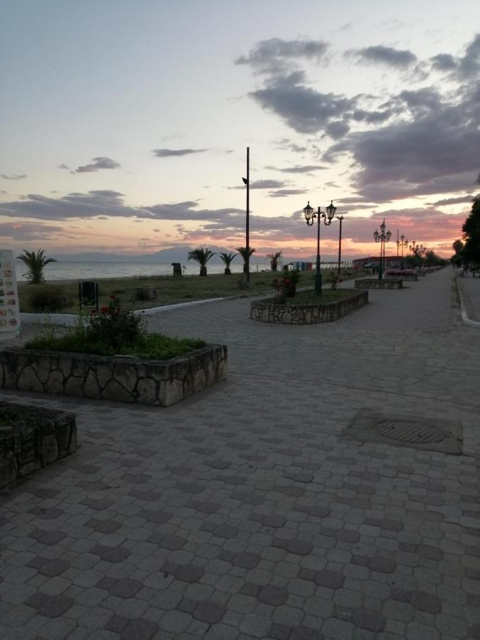 Hotel Eleni Paralia Dionysiou Exterior photo