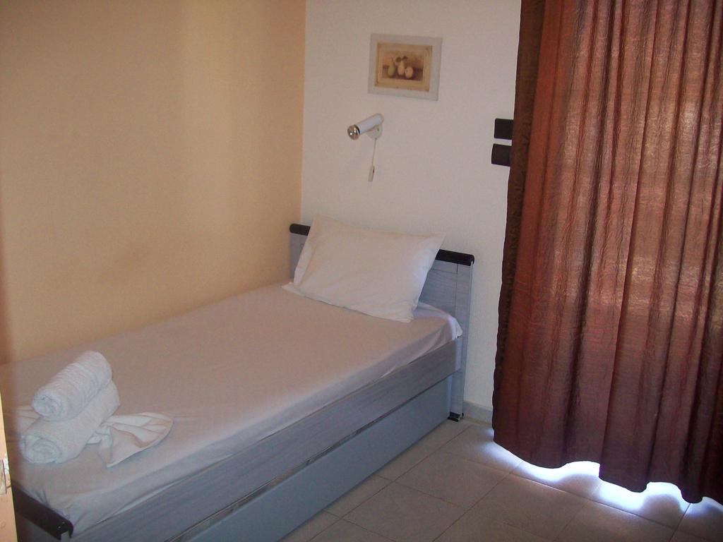 Hotel Eleni Paralia Dionysiou Room photo